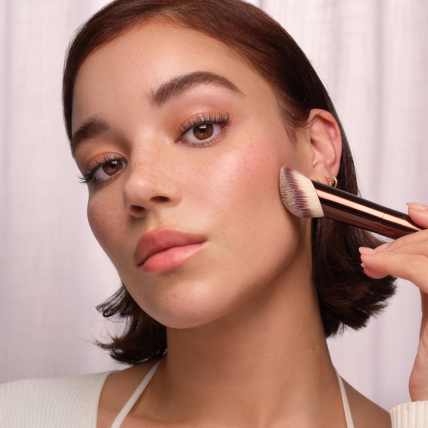 Hourglass Ambient Soft Glow Foundation Brush - Maple Wellness Supplements