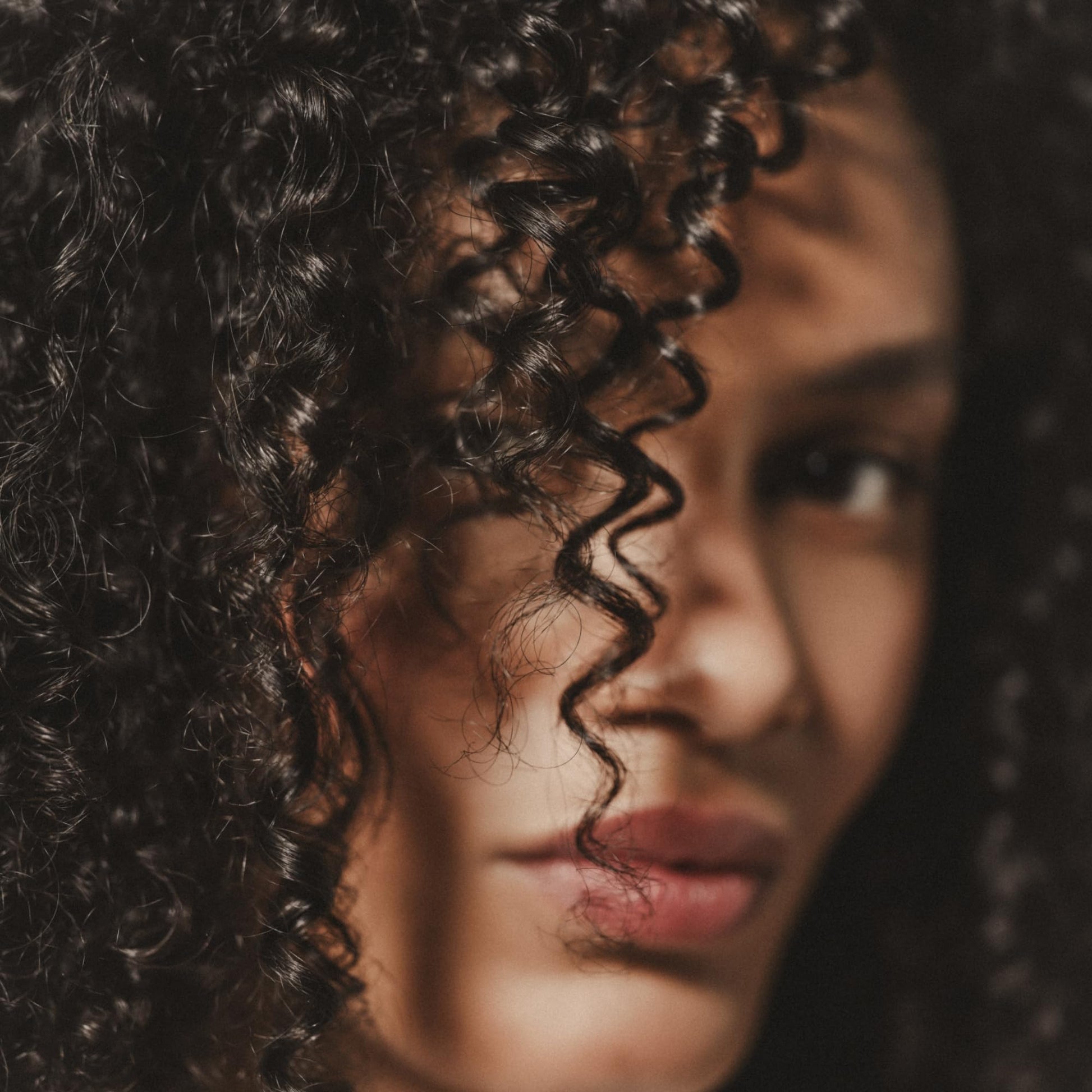 Sisley Paris Curl Care Cream - 150 mL - Nourishes & Defines Curly to Tightly Curled Hair - 24-Hour Anti-Frizz & Anti-Humidity Protection - Provides Long-Lasting Hold - Maple Wellness Supplements